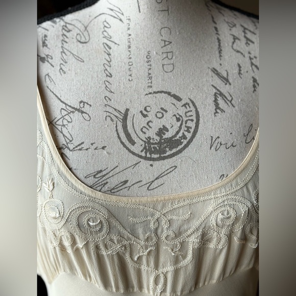 TAHARI 100% Silk Camisole Dress & Slip (6) Note: a few small nicks on rear hem - Picture 6 of 13